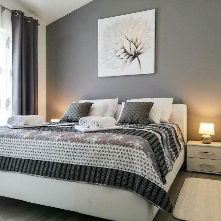 Apartment Sara Каштела Экстерьер фото