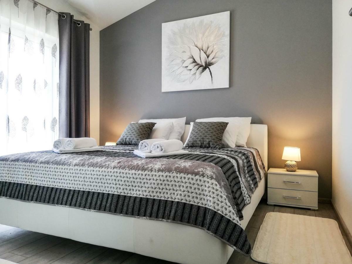 Apartment Sara Каштела Экстерьер фото
